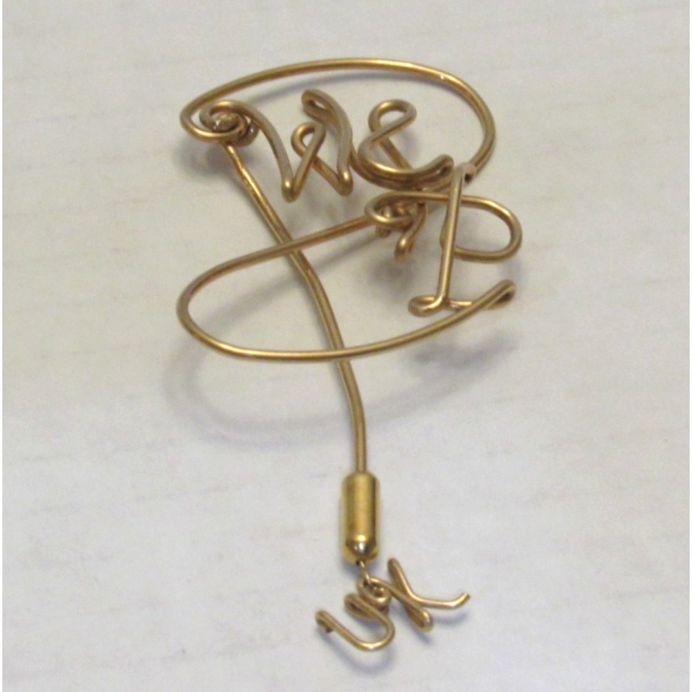 W and P Goldtone Gold Tone Wire Brooch Pin UK Collectable Unique